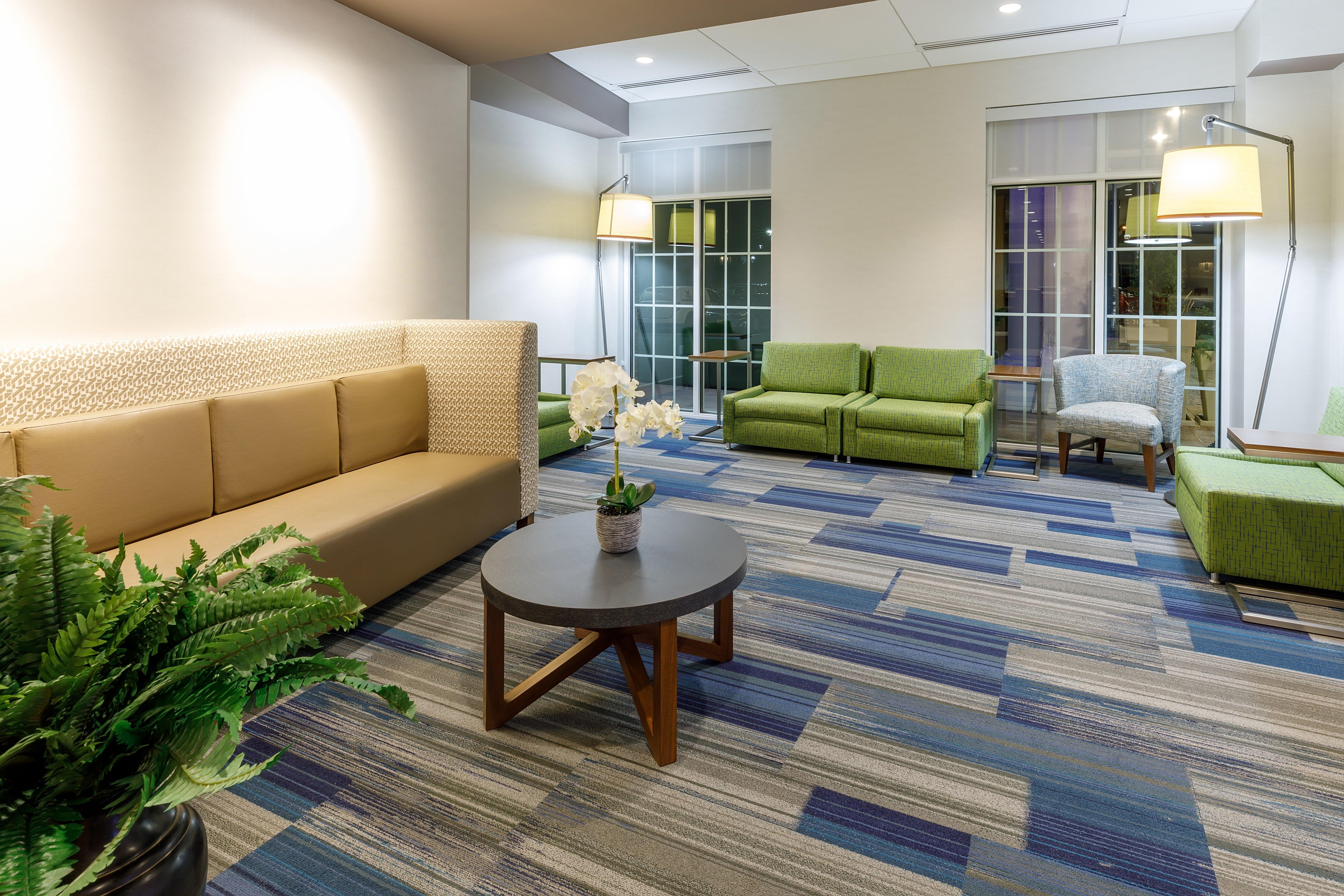 Holiday Inn Express & Suites - Sturbridge By Ihg Exterior foto